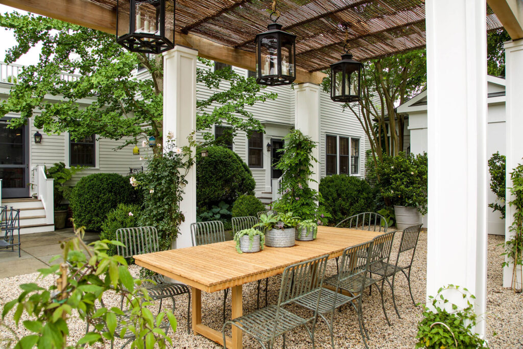 Outdoor dining 1