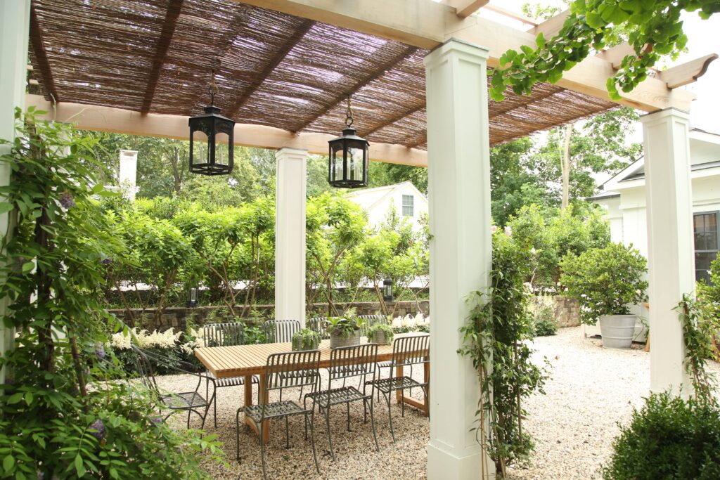 Outdoor dining 2